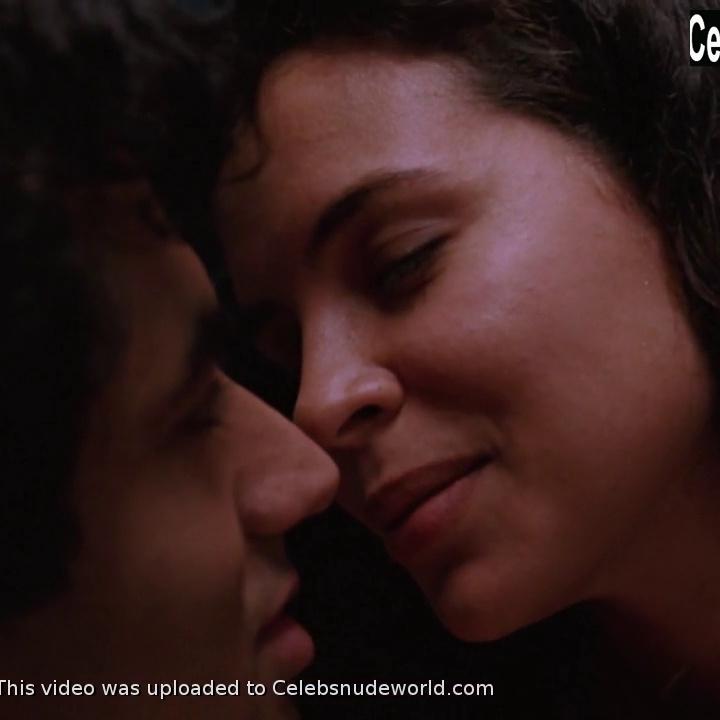 Zuleikha Robinson in Namesake (2006) Sex Scene