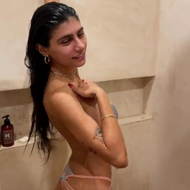 Mia Khalifa OF Nude Nipple Pasties Shower Video Leaked